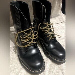 Dr. Marten high tops combat boots